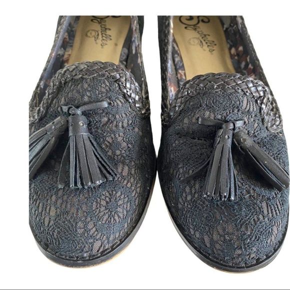 Seychelles Black lace style flat slip on loafers with tassels size 6 VGUC - Picture 2 of 8